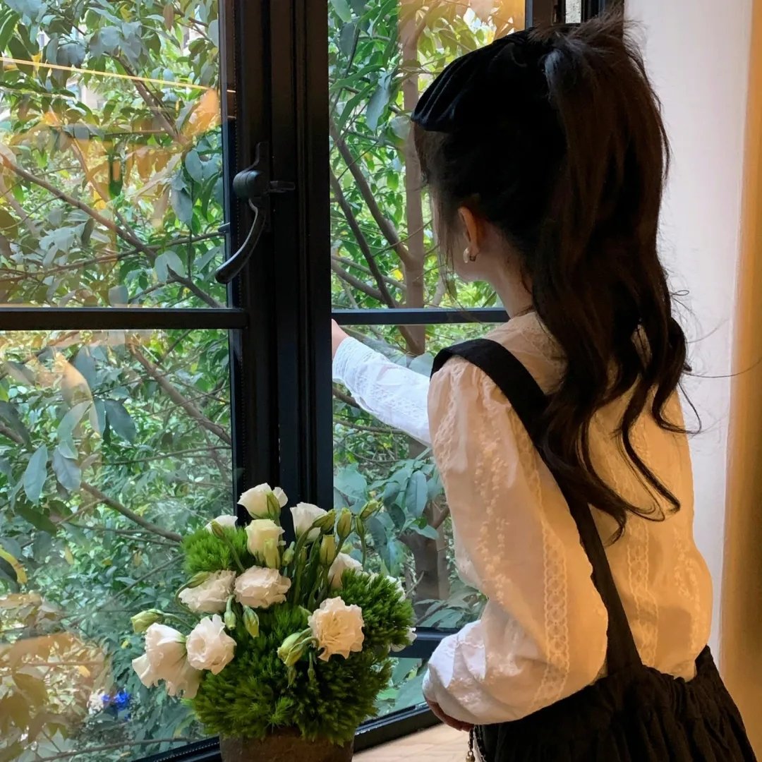 夜间小屋 封面